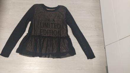 Top s priehľadnými rukávmi., s