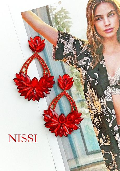 Červené náušnice slzy,