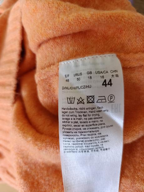 Teplý pulóver, 44