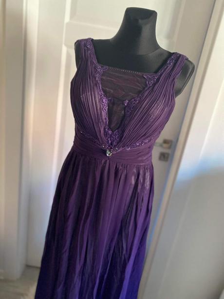 Výpredaj - spoločenské dámske šaty, 38 / m