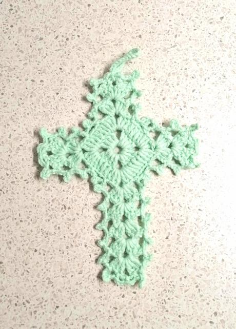 Háčkovaný krížik, handmade, rôzne farby, 