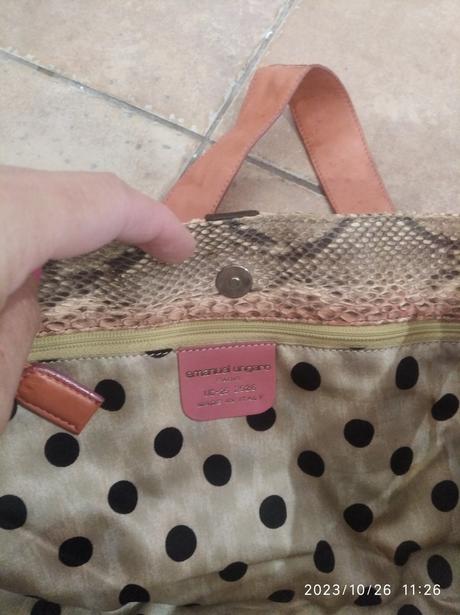 Kozena kabelka so strapcami, 