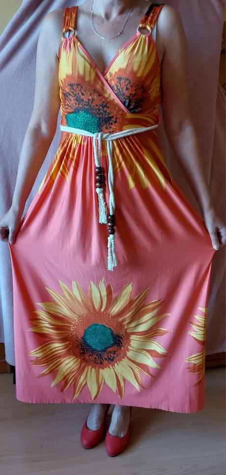 Letné šaty so slnečnicami, 38