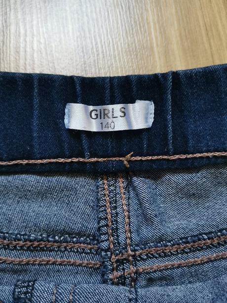 Dievčenské rifle 140, 140