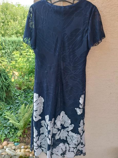 Spoločenské šaty, 48