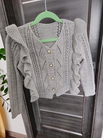 Sveter s volanikmi 110/116, 110