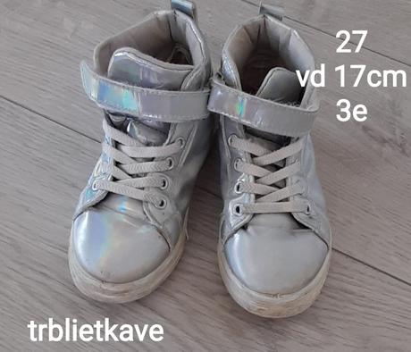 Topanocky trblietkave, 27