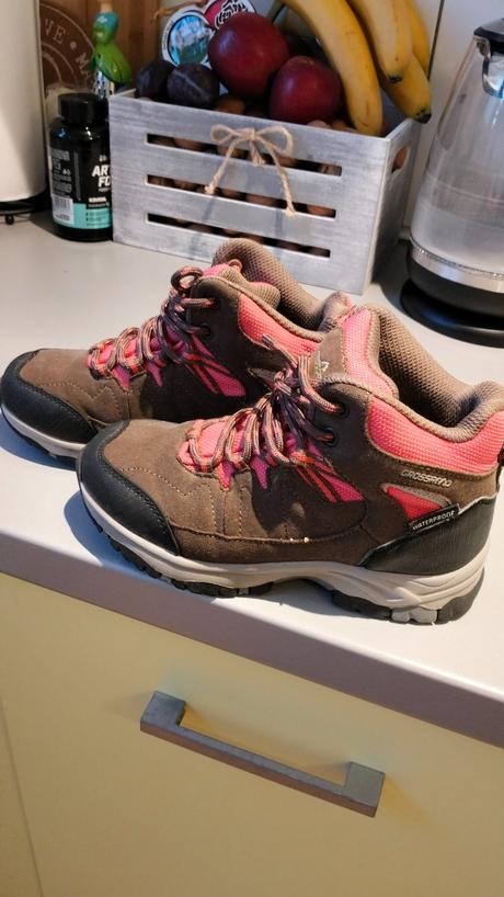 Holčičí topánky, 31