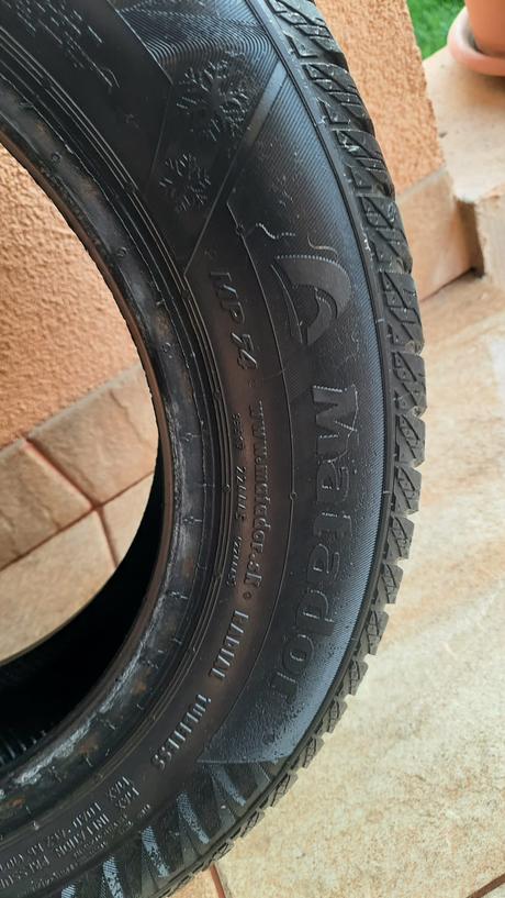 Predám 3 ks zimné pneumatiky 165/70/r14,