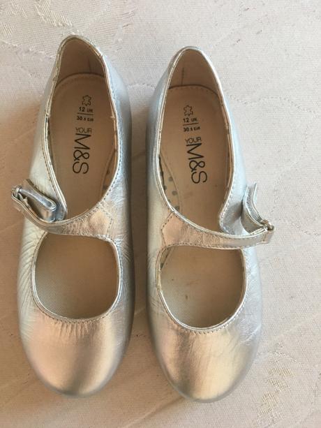 Kožené strieborné baleriny, marks & spencer,30