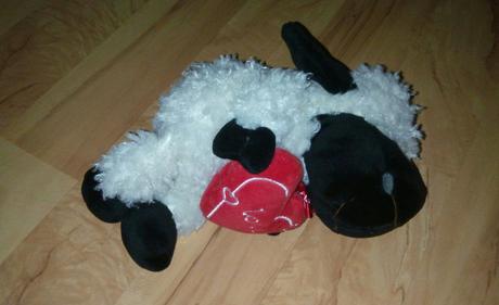 Čierno - biela ovečka so srdiečkom, 