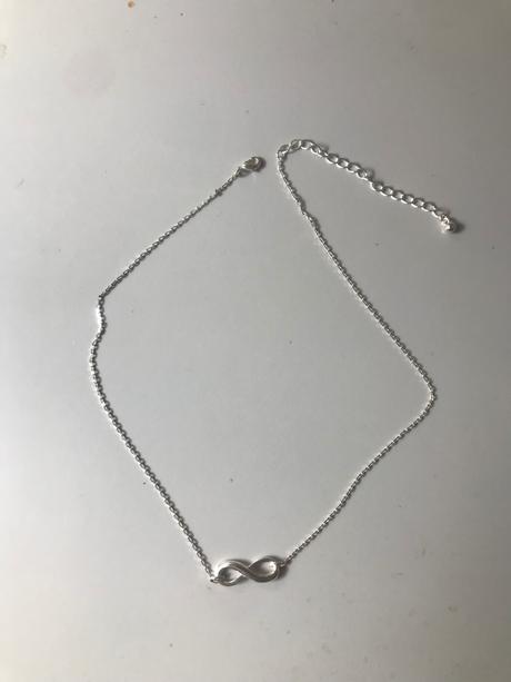 Retiazka nekonečno, avon