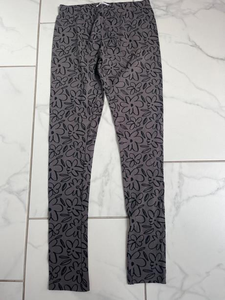 Leginy, reserved,152