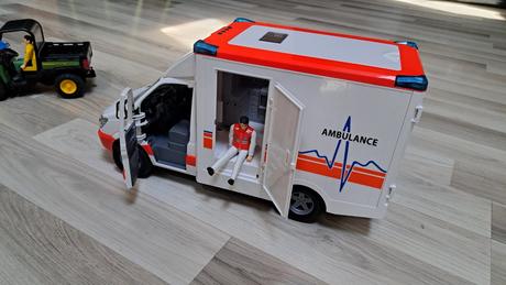 Sanitka- ambulancia bruder,