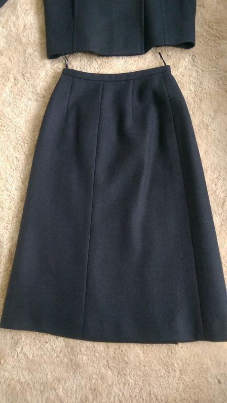 Tmavomodry komplet sukna + sacko/kabatik, 