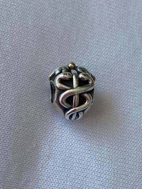 Pandora bicolor medical, pandora