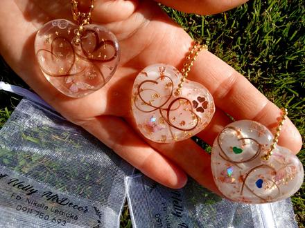 Epoxidové kľúčenky s vláskami, 