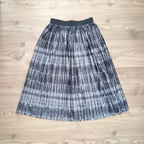 Batikovaná sukňa tesne pod kolená značka jdy, xs, xs