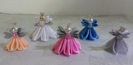 Ručne vyrábaní vianoční anjelikovia 4 cm, 