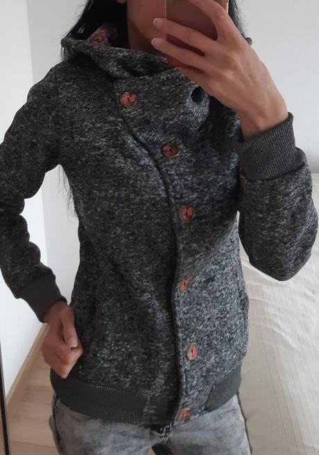 Mikina na gombiky, m / s