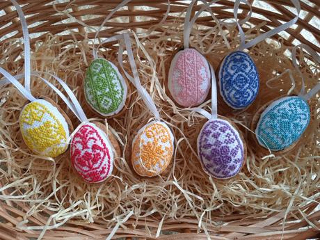 Veľkonočné "vajíčka" vyšívané, 