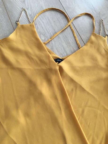 Nádherný top s odhalenými ramenami, new look,38