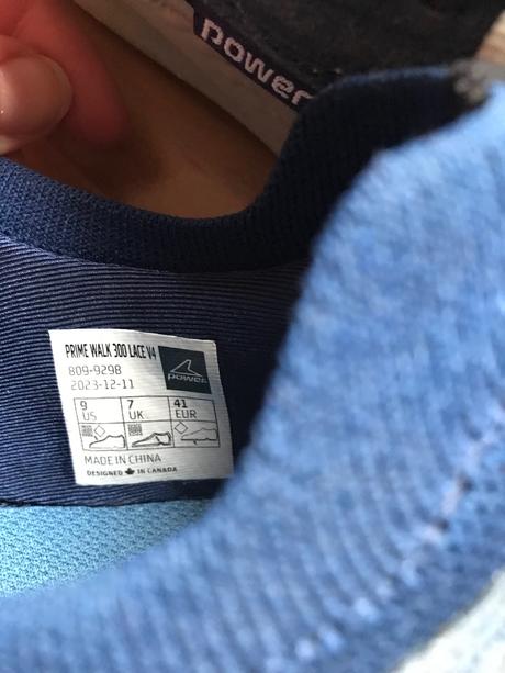 Ľahučké tenisky, 41