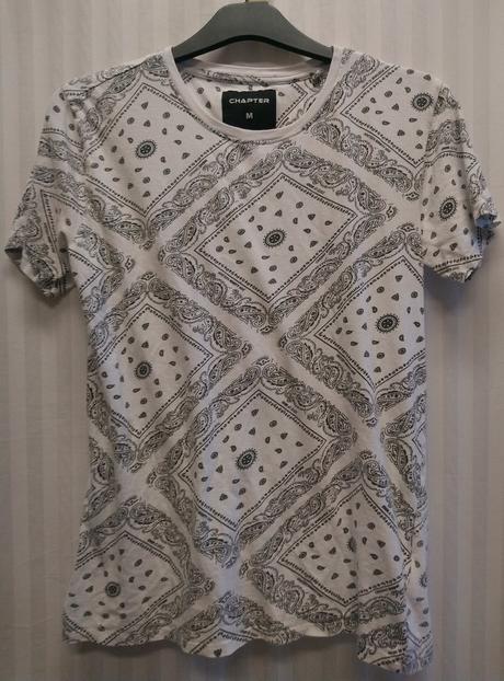 Pánske čierno biele tričko so vzorom, chapter, m, m