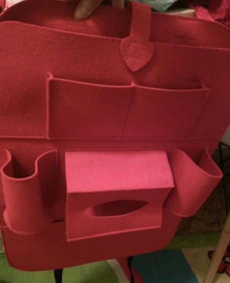 Červený organizér do auta, 