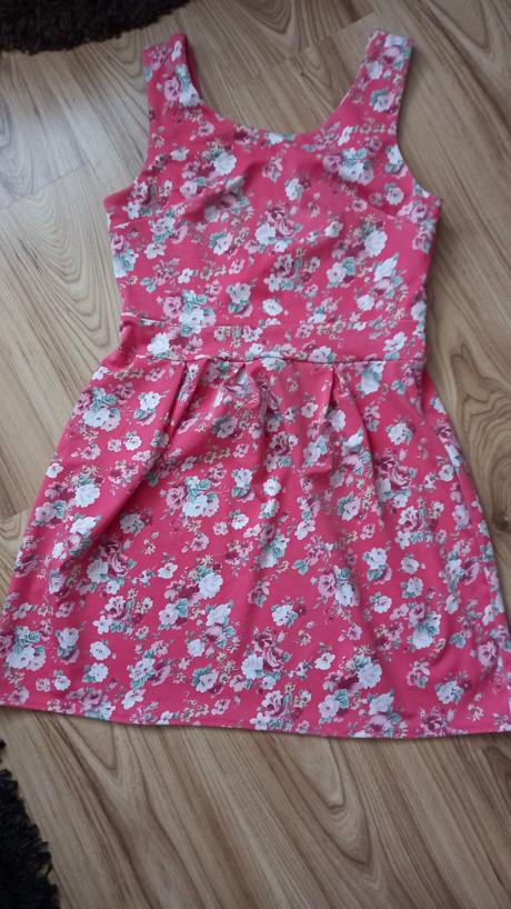 Kvalitné letné šaty, s