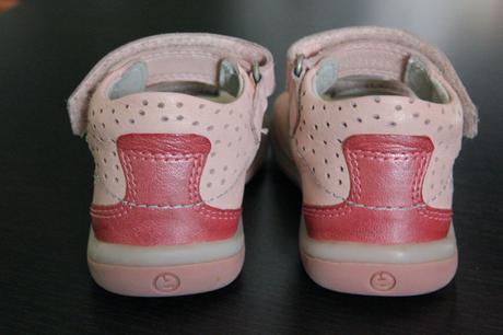 Pekné ružové celokožené sandálky, ecco,20