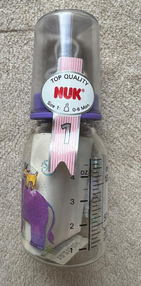Kojenecká fľaša značky nuk, nuk