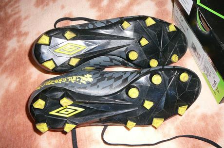 Kopačky umbro + chrániče umbro, 38