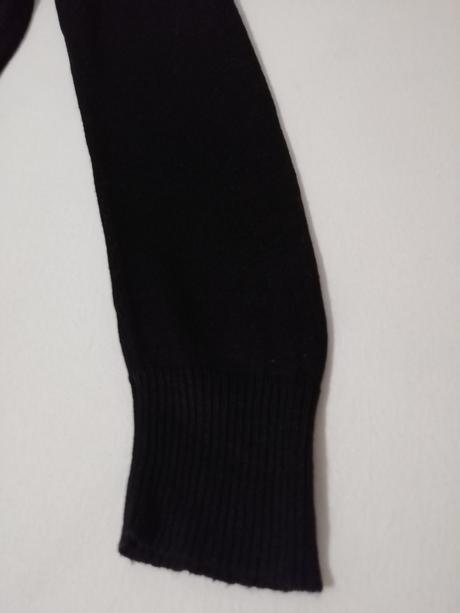 Čierny tenký svetrík, amisu,s