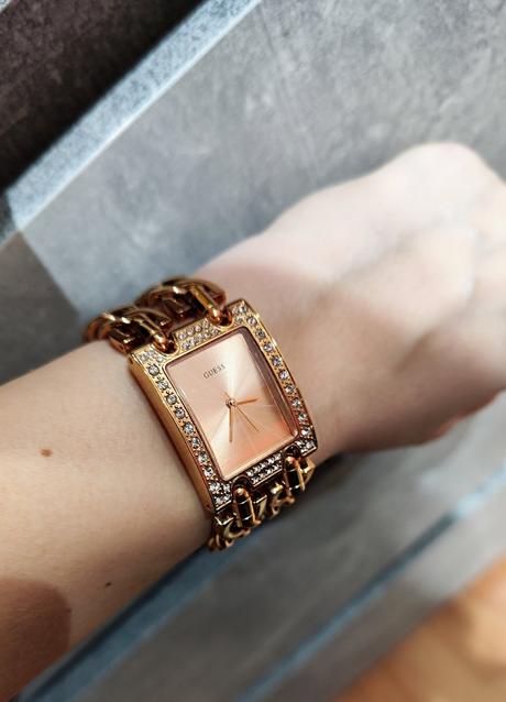 Guess hodinky medené, guess