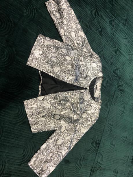 Dámske spoločenské sako, 42