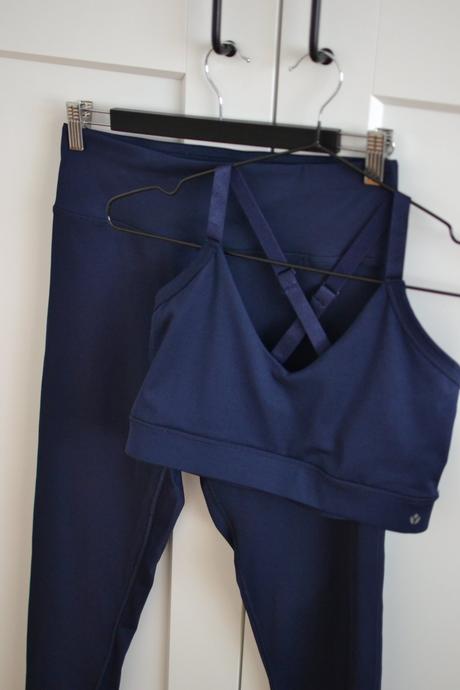 Tmavomodrá športová súprava l, l