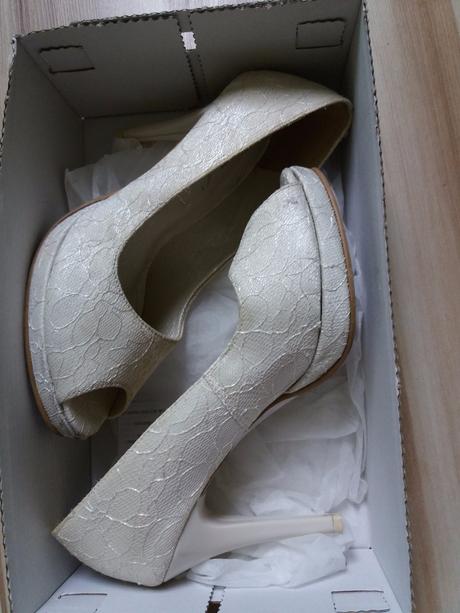 Svadobné lodičky, 37