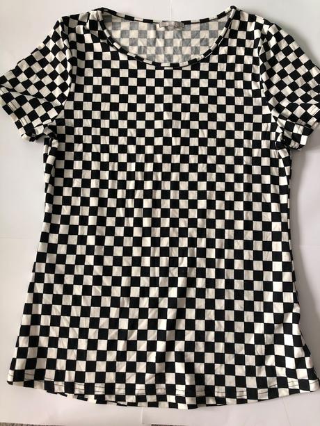 Šachovnicové tričko, 40