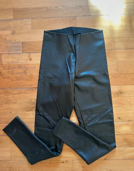 Nové kožené legíny, tezenis,s