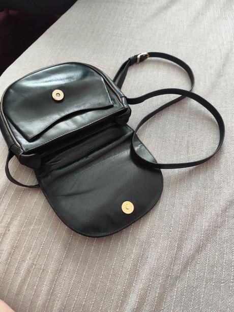 Malá čierna crossbody kabelka koža, 