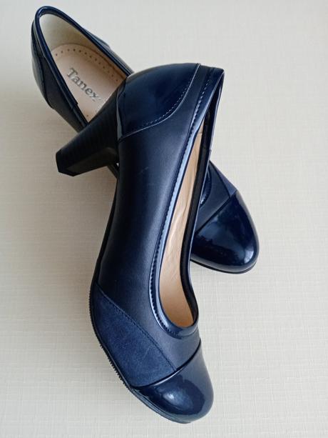 Lodičky z pravej kože, 37