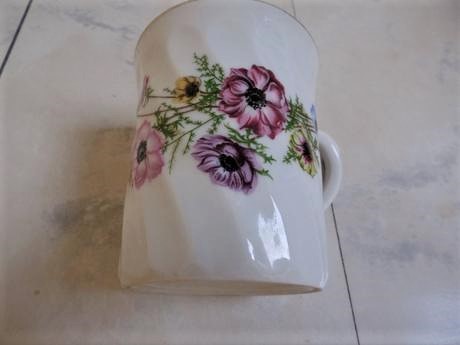 Starožitný hrnček,