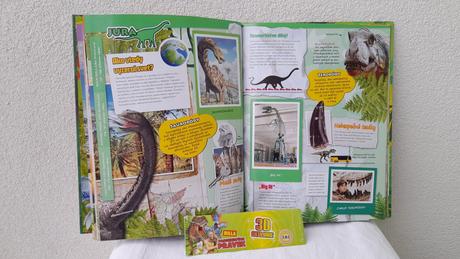 Kniha nálepiek fascinujúci pravek,