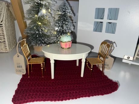 Zlaté stoličky maileg 2ks,