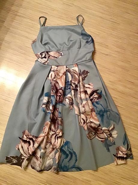 Krasne pružne saty asos /94sp, 40 / 42