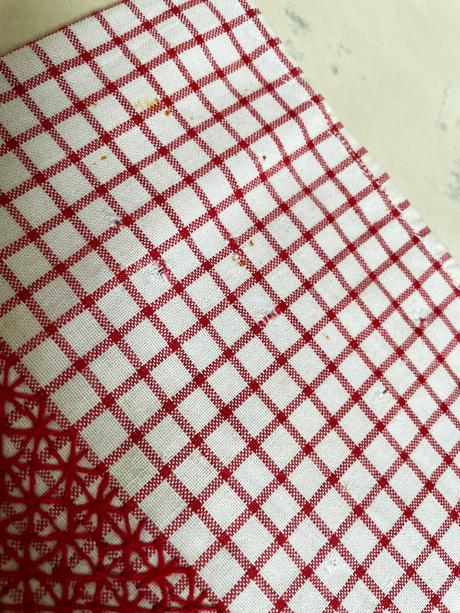 Vyšívaná vitrážka,