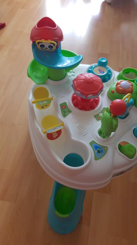 Clementoni hrací stolík, 