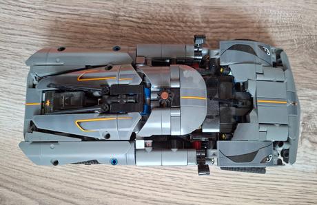 Lego technic 42173 sivé hyperauto,