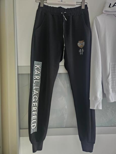 Teplakova suprava karl lagerfeld, l